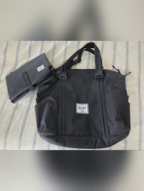 Herschel Baby Diaper Travel Bag With Changing Pad Black Canvas Great Condition